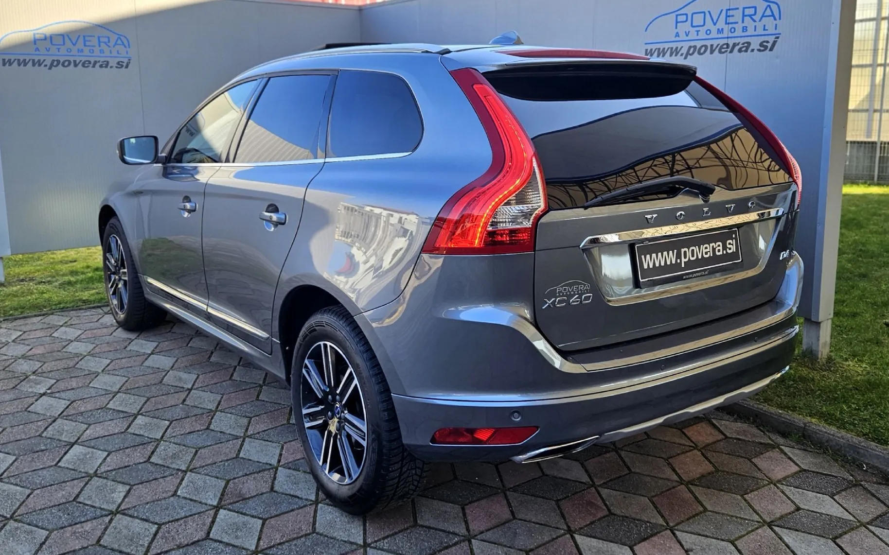 Zunanja slika - Volvo XC60 - D4 AUT. SIGNATURE +Xenon+ACC+Kamera +Pano+Usnje... - 8