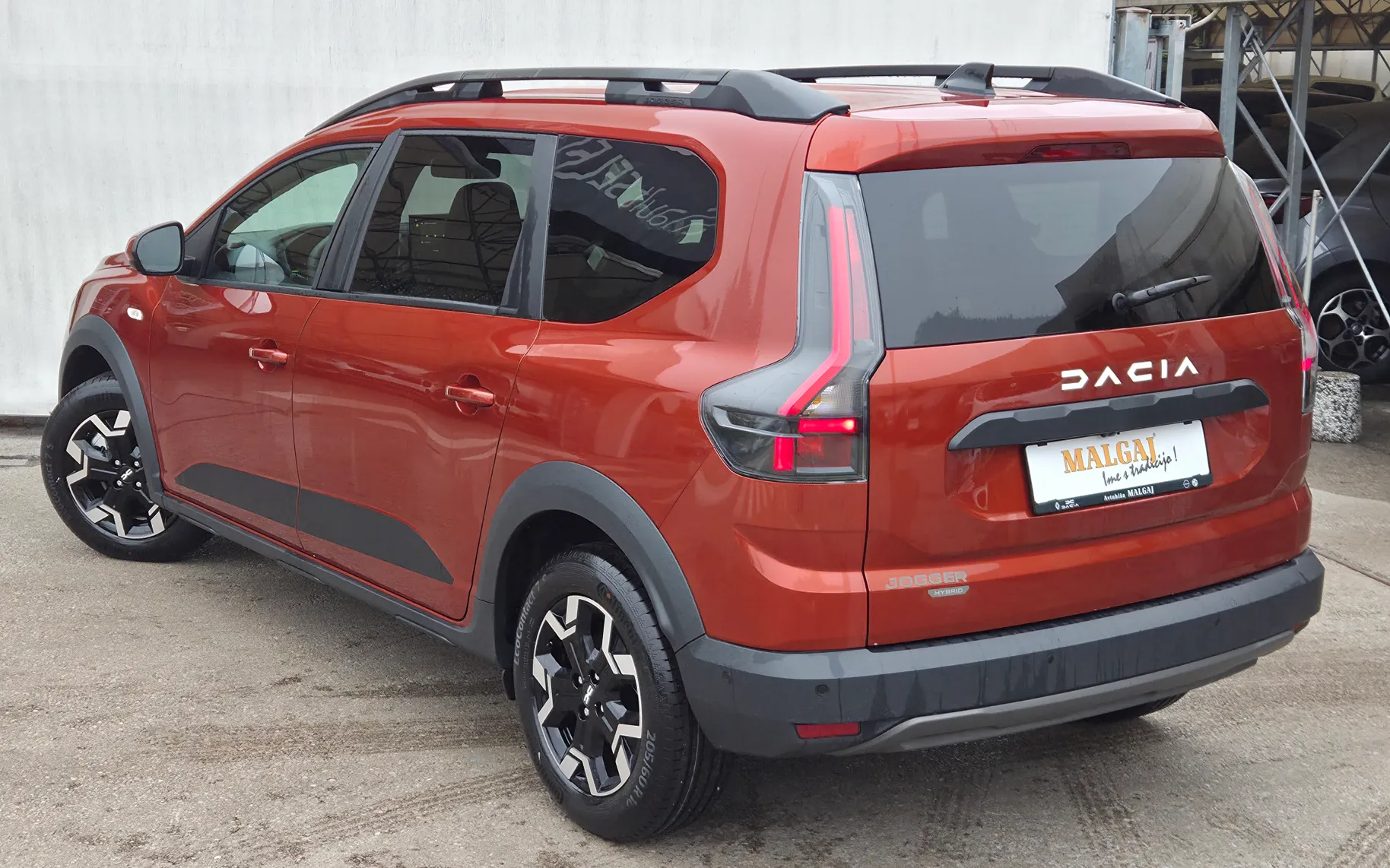 Zunanja slika - Dacia Jogger - Extreme Hybrid 155+7 sedežev+Zimske gume - 9