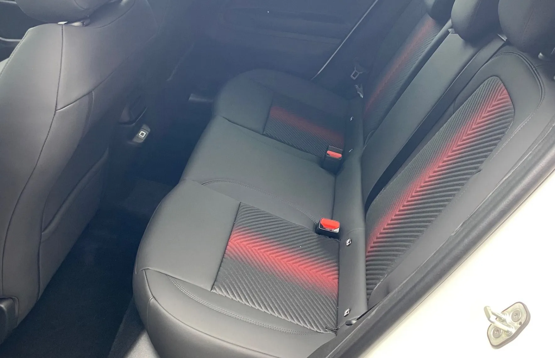Zunanja slika - Alfa Romeo Junior - 1.2 E-DCT6 MHEV100 kW  136KM  SPECIALE - 5