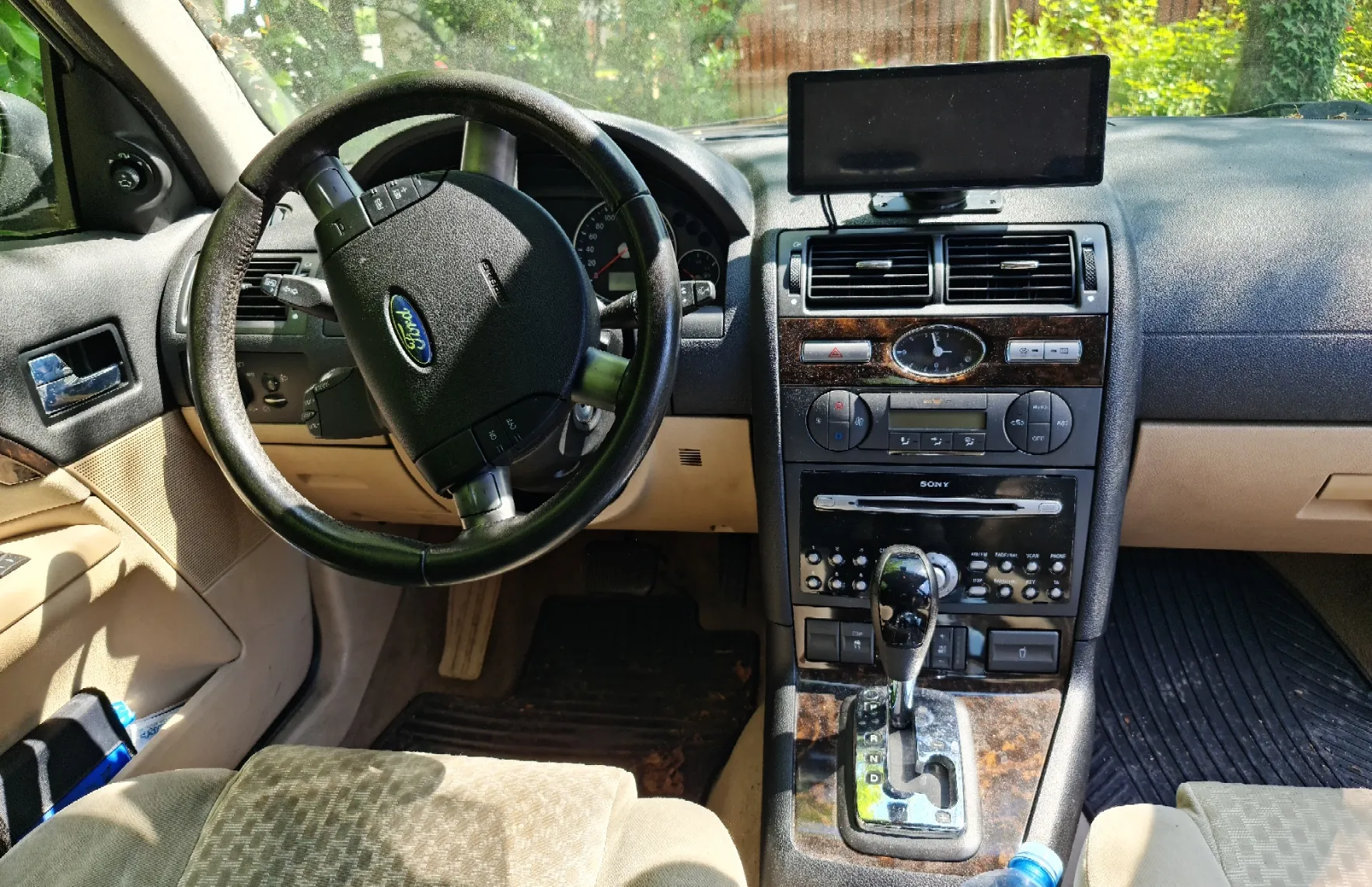 Notranja slika - Ford Mondeo - 2,0 TDCi Trend Durashift - 4
