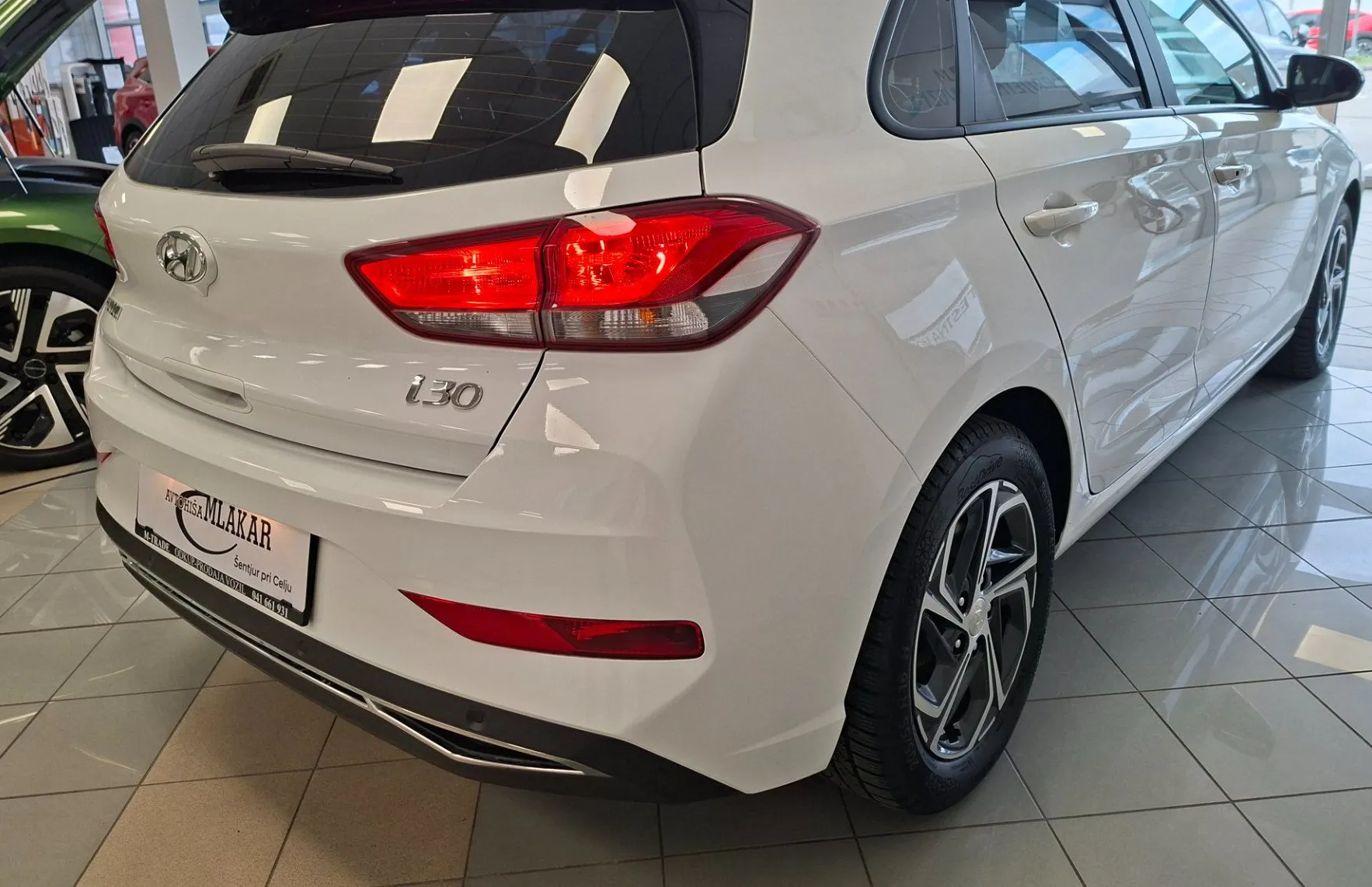 Zunanja slika - Hyundai i30 - 1.6 CRDi  116 Style-LED-NAVI-KEMERA-PDC-ODLIČEN- - 4