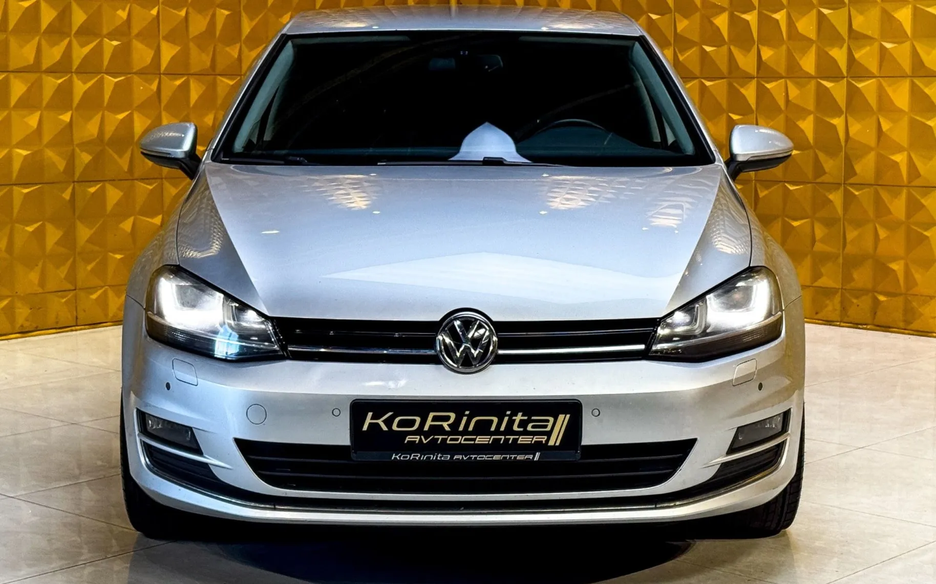 Zunanja slika - Volkswagen Golf - 2.0 TDI  AUT. GRETJE-NAVI-BI XENON-F1-ALCANTARA - 4