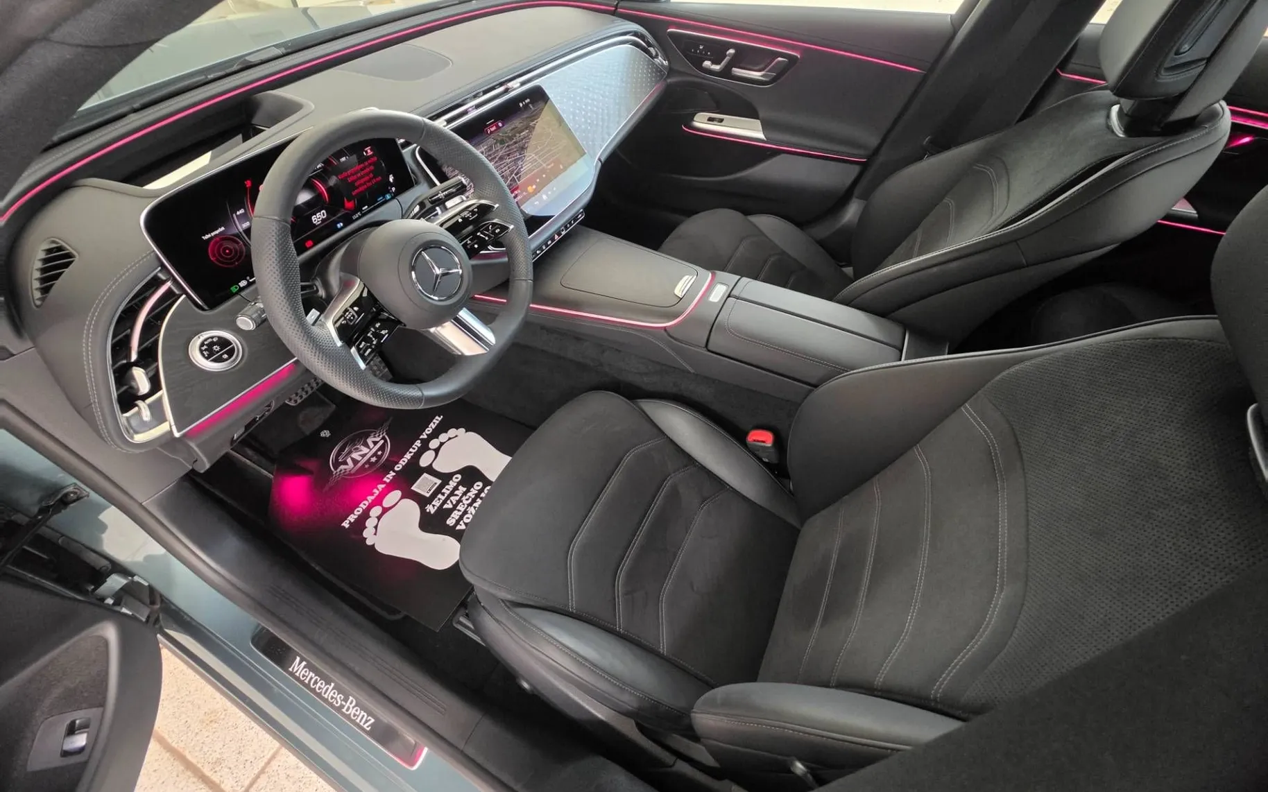 Notranja slika - Mercedes-Benz E-Razred - E 220 d AMG Line |VIRTUAL|WEBASTO|KLJUKA|RADAR|A19 - 7