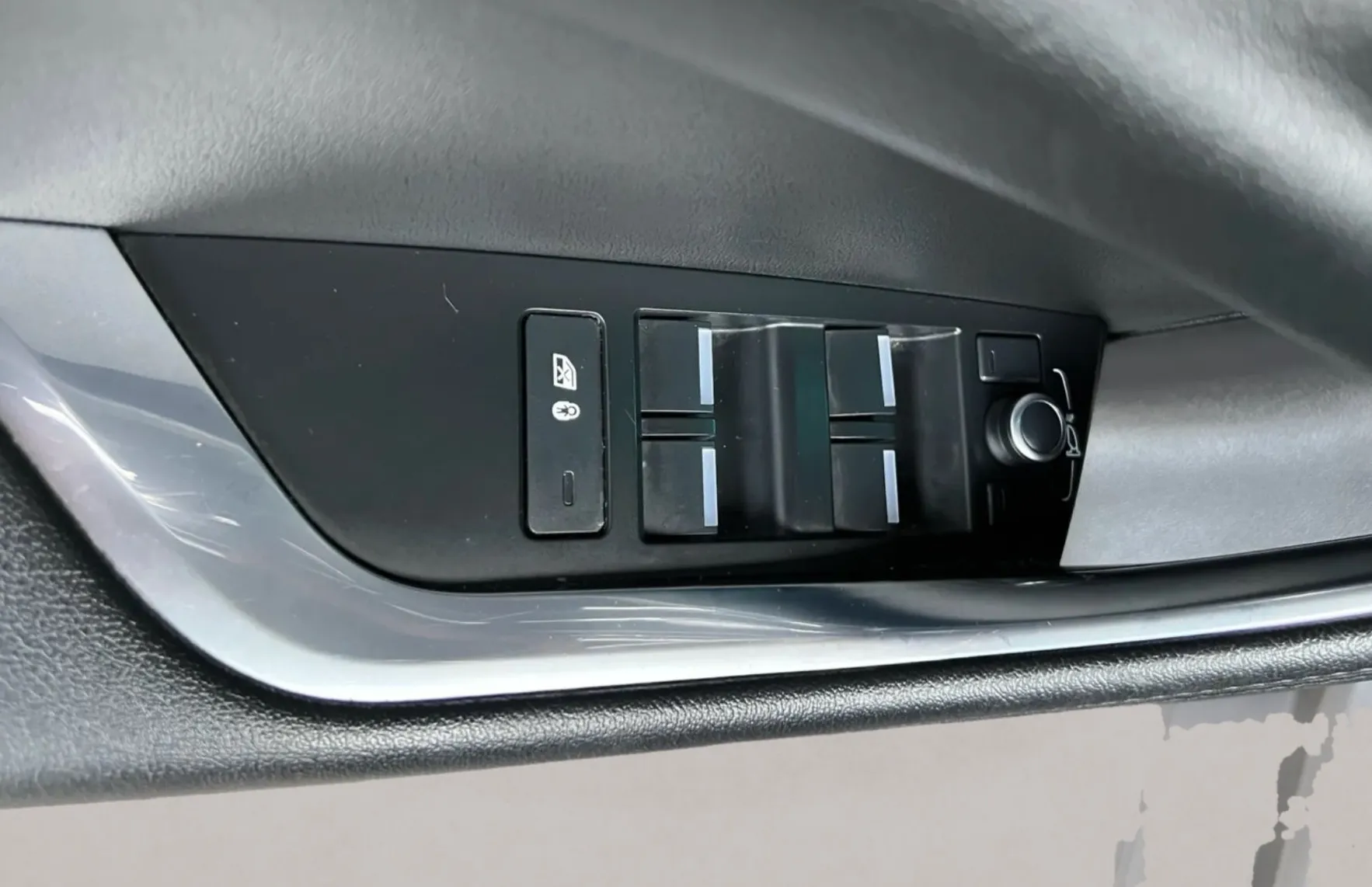 Zunanja slika - Jaguar XE - 2.0 D180  Avt. od 1 lastnika 1 letna garancija - 18