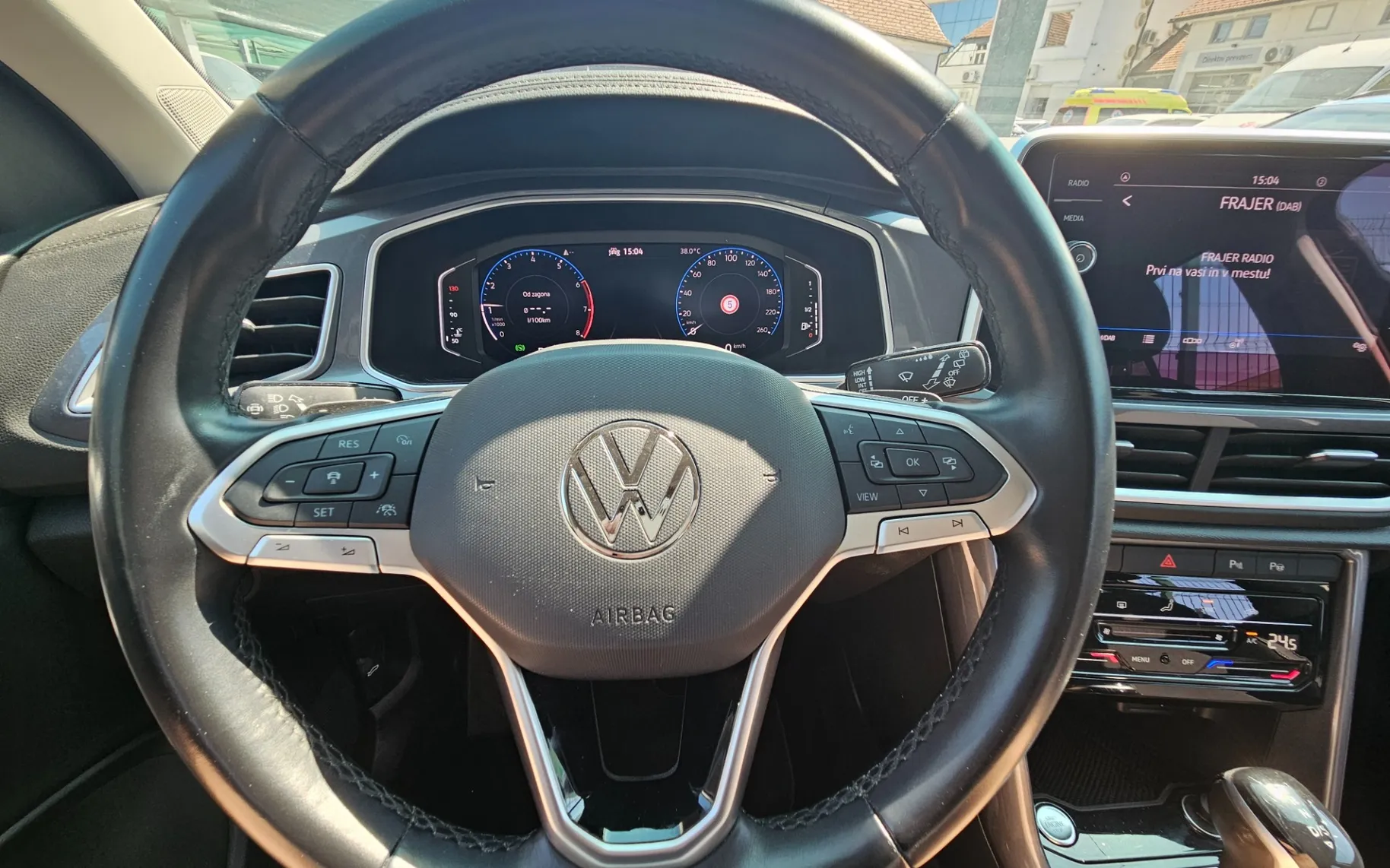 Zunanja slika - Volkswagen T-Roc - 1.5 TSI BMT Style DSG - 9