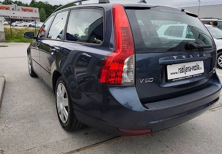 Zunanja slika - Volvo V50 - 1.6 D DRIVe ZELO LEPO OHRANJEN 245110 KM VSE BP - 5