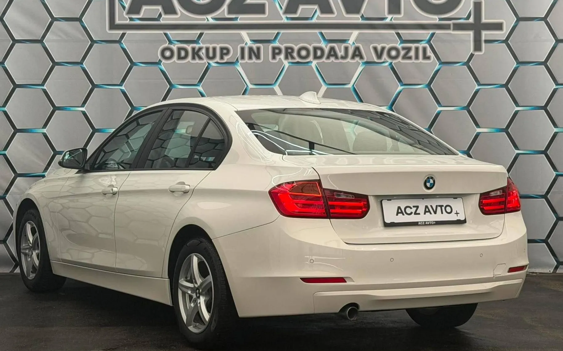 Zunanja slika - BMW serija 3: - 316D•SLO•DIGI KLIMA•LIMUZINA•PDC SENZORJI•KREDIT•. - 6