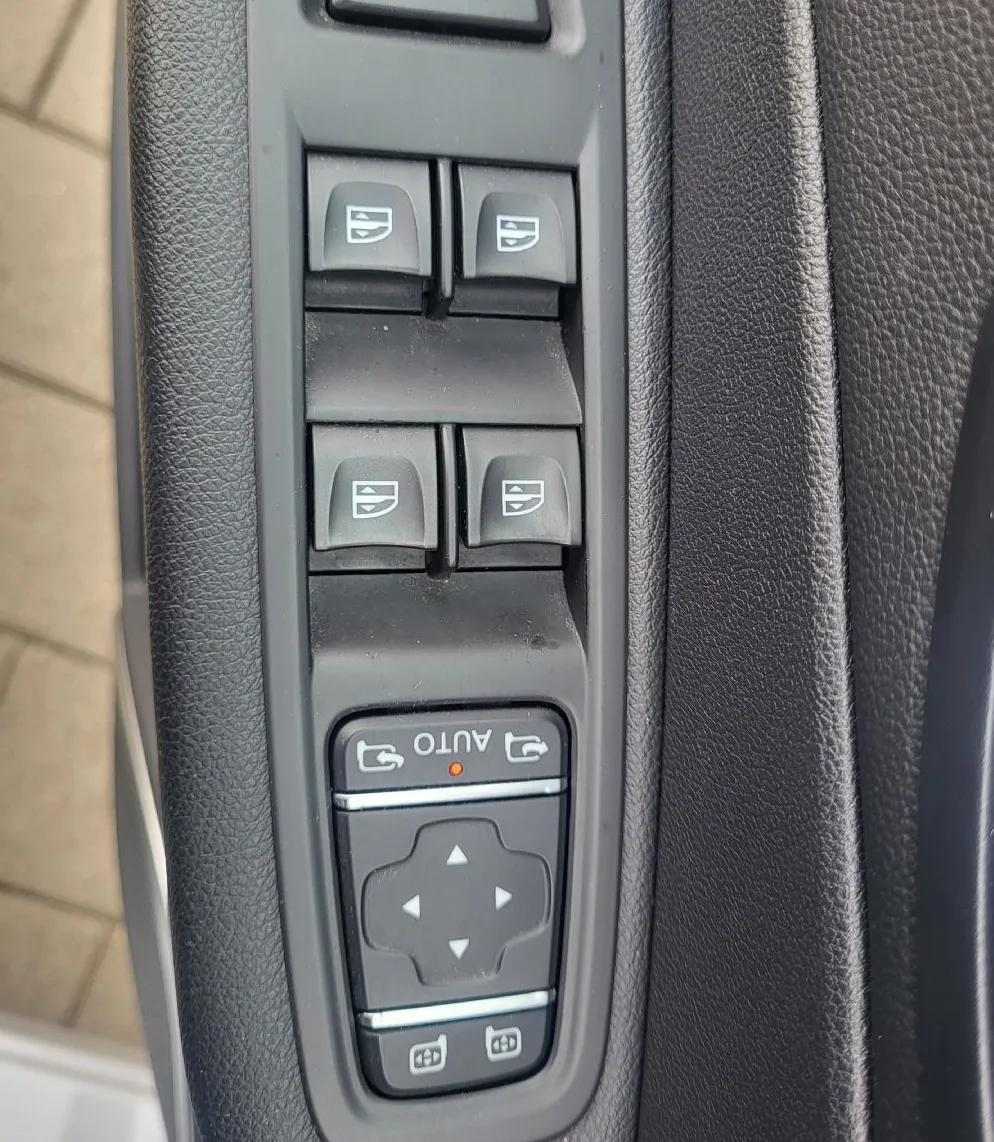 Zunanja slika - Renault Captur - Intens TCe 90 1last-navi-alu-kamera-pdc-tempom-acc - 15
