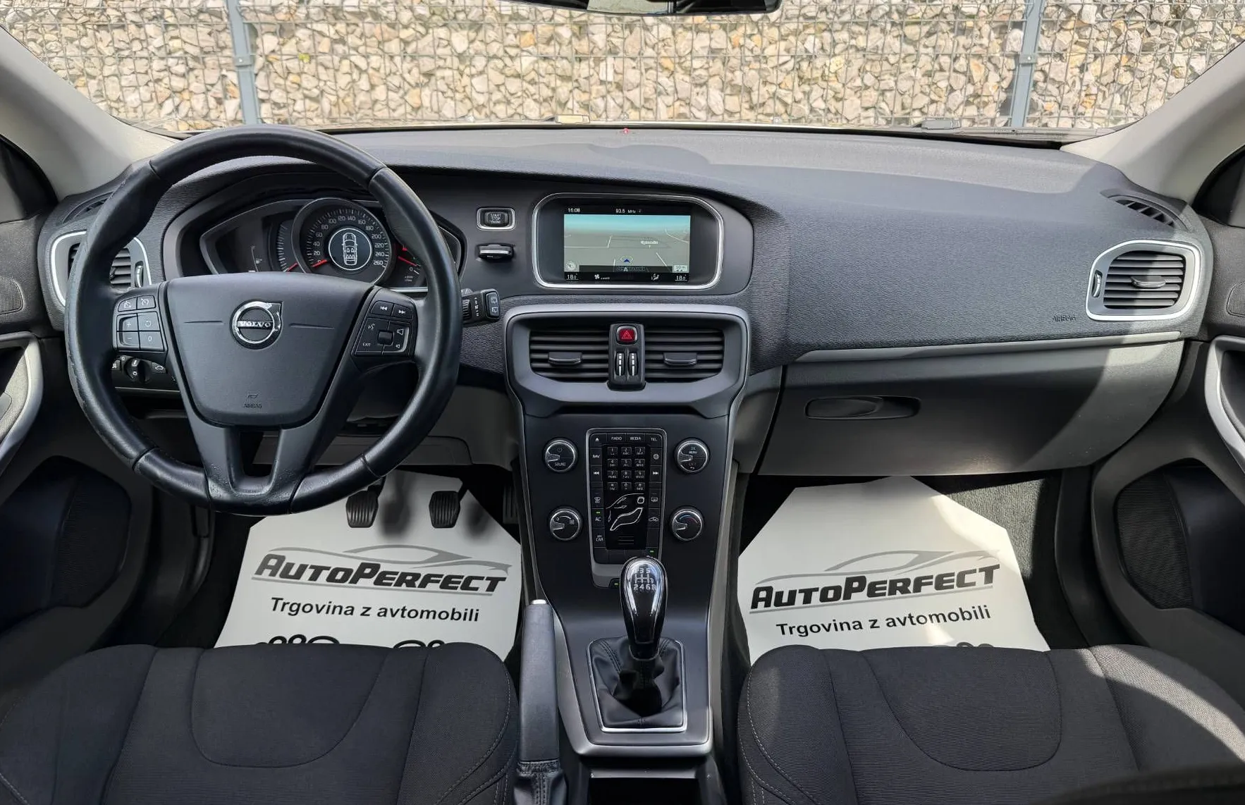Zunanja slika - Volvo V40 - D2 | PDC | NAVI | VELIK SERVIS |... - 10