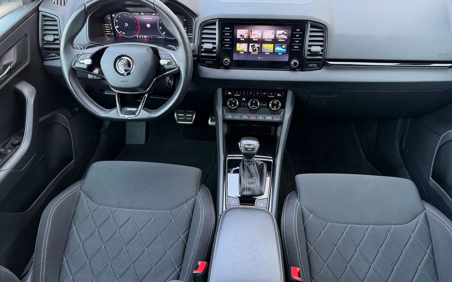 Notranja slika - Škoda Karoq - 4x4 2.0 TDI Sportline DSG-Webasto-ACC-PDC-Kamera - 10
