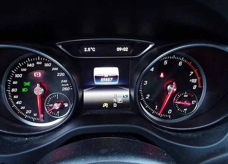 Zunanja slika - Mercedes-Benz GLA-Razred - GLA 180 AVT.-122KM - KOT NOV -NAVI-GRETJE SEDEŽEV - 13
