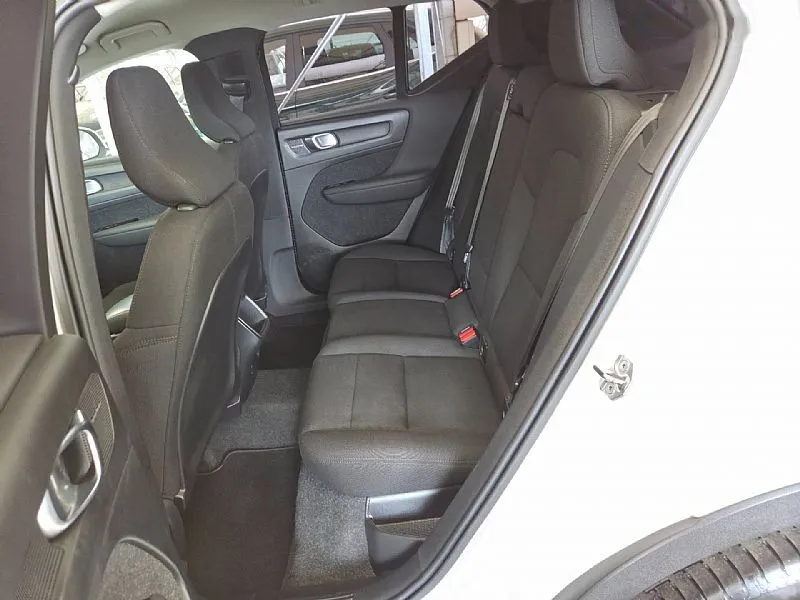 Zunanja slika - Volvo XC40 - 1.5T2 Momentum Core AUTOMATIC-FULLLED-NAVI-KAMERA - 12