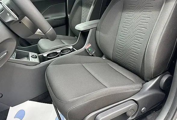 Zunanja slika - Hyundai Kona - EV 65kWh Premium°°Winter°°topl.črp°°ambient - 6