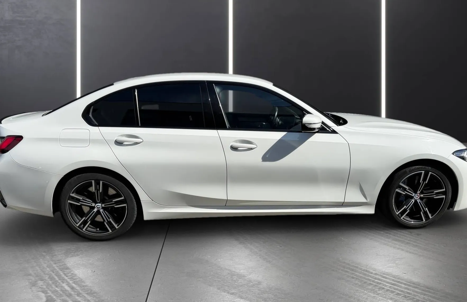 Zunanja slika - BMW Serija 3 - : 320d M PAKET LED NAVI PDC KAMERA RADAR TOP - 8