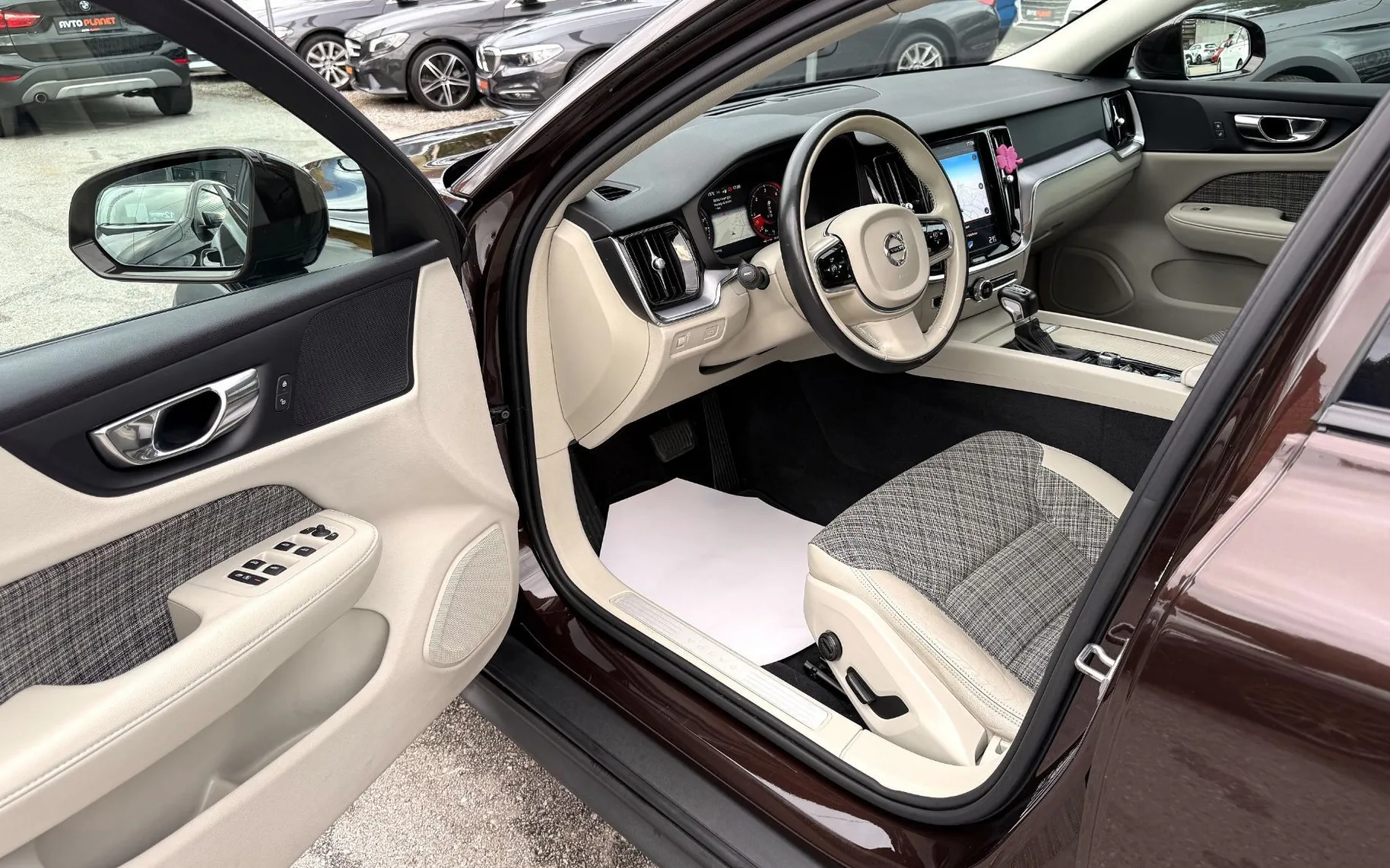 Zunanja slika - Volvo V60 Cross Country - D4 AWD AUT Momentum - 13