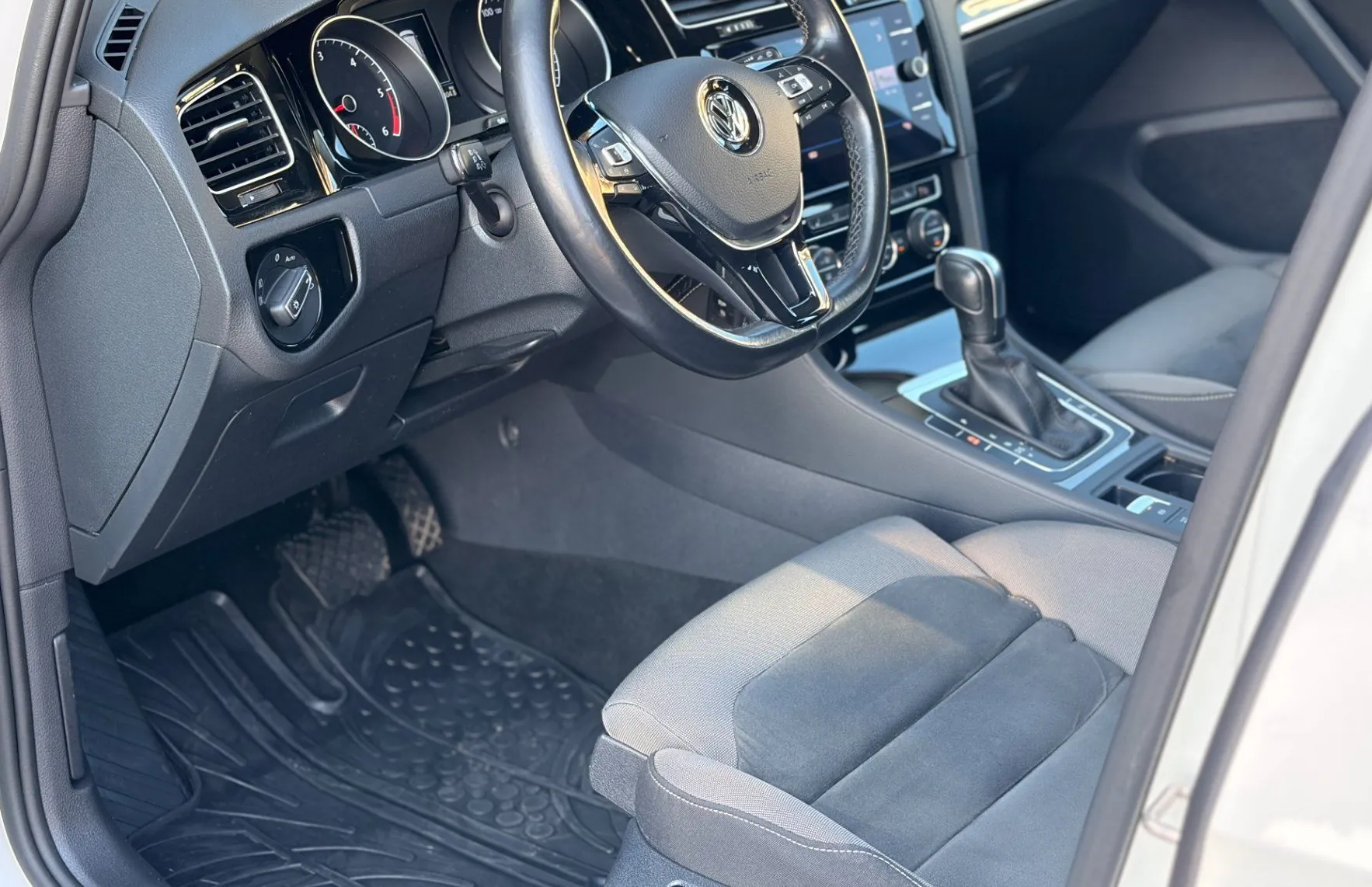 Zunanja slika - Volkswagen Golf - Variant 2.0 TDI BMT Highline DSG. 1.Lastnik. Servis.knjiga - 7