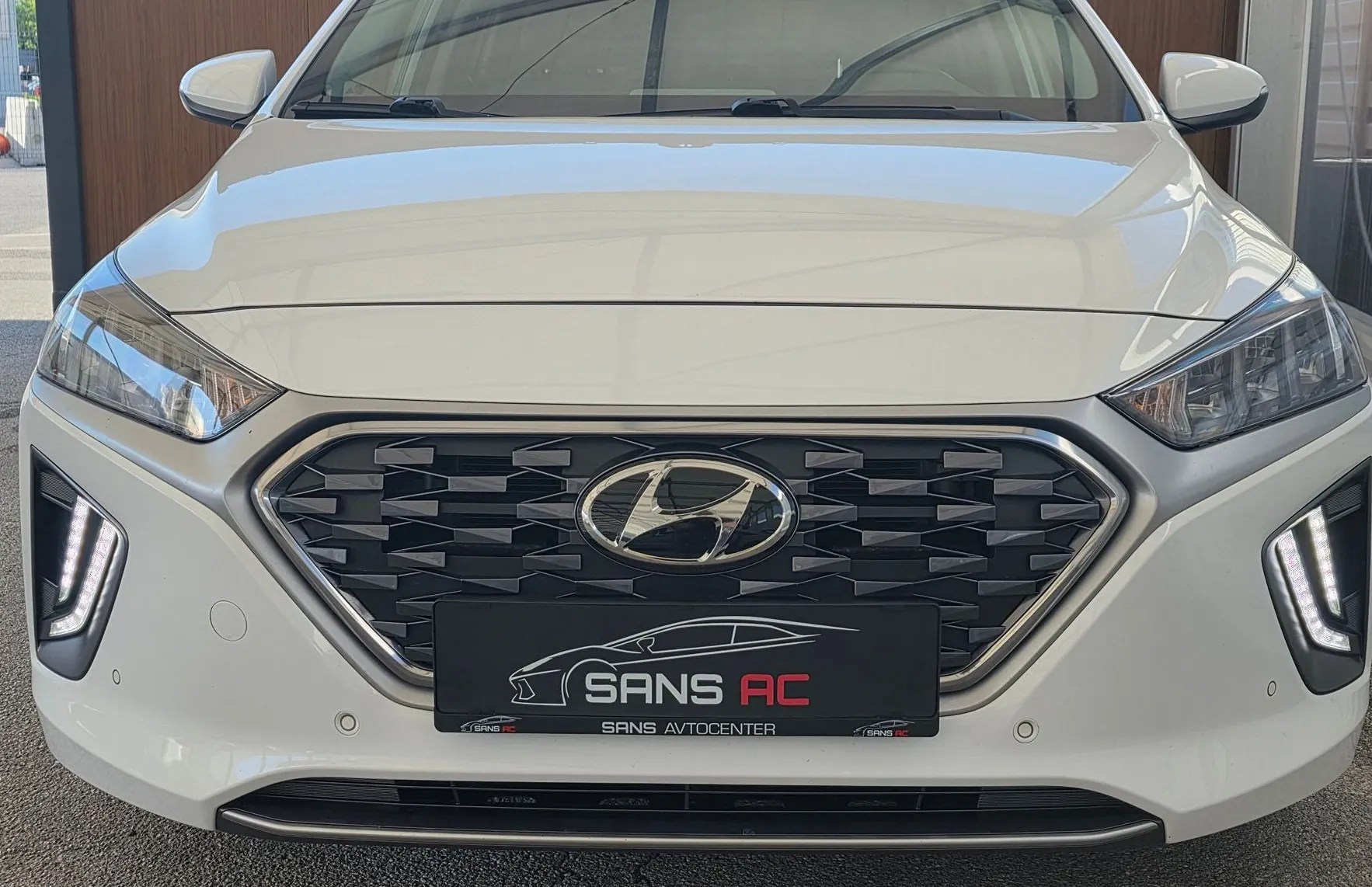 Zunanja slika - Hyundai Ioniq - - SLO-  LED - USNJE - KAMERA - MEMORY - FUL OPREMA - 2