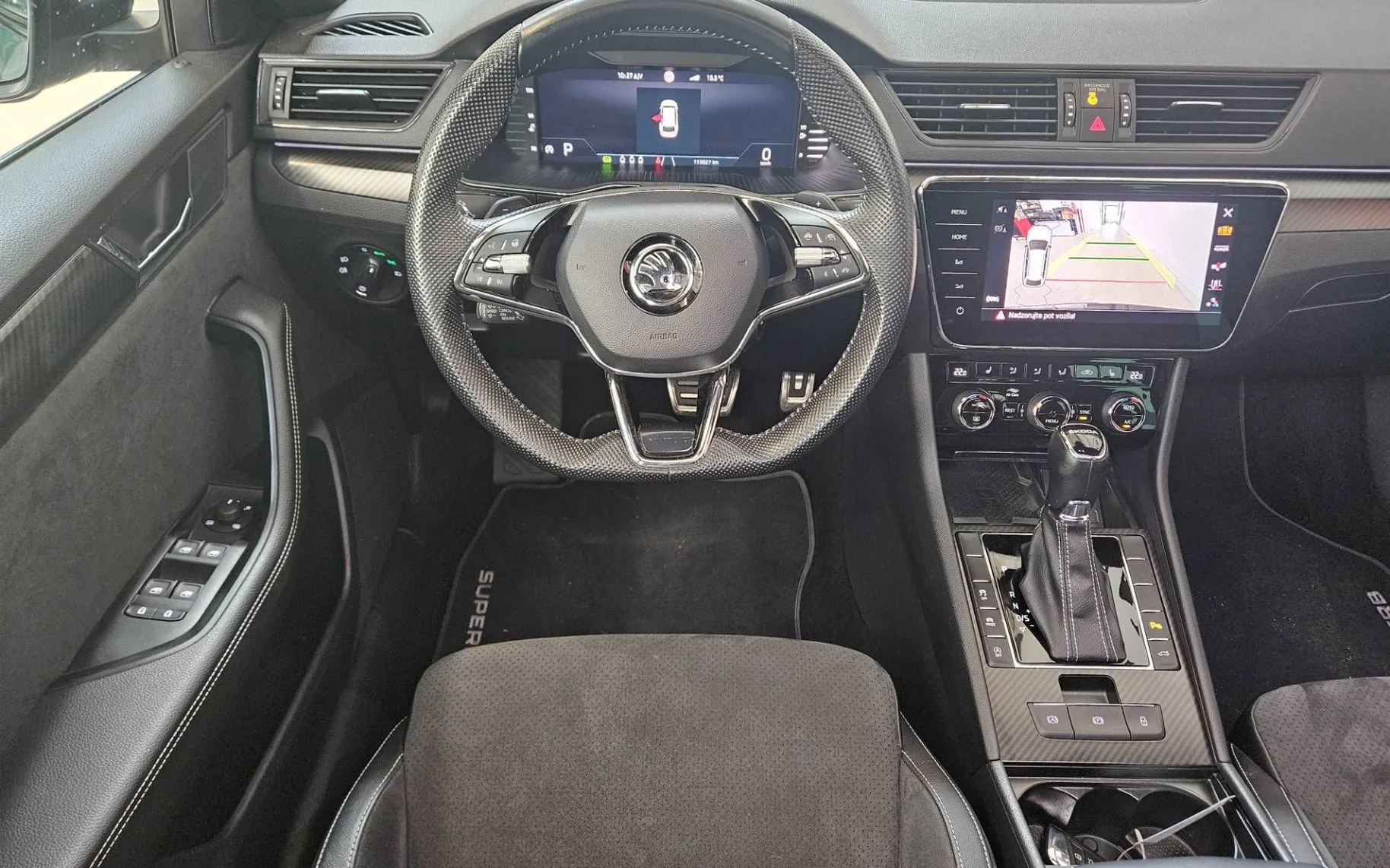 Notranja slika - Škoda Superb - 2.0 TDI Sportline Combi DSG 147 kW - 11