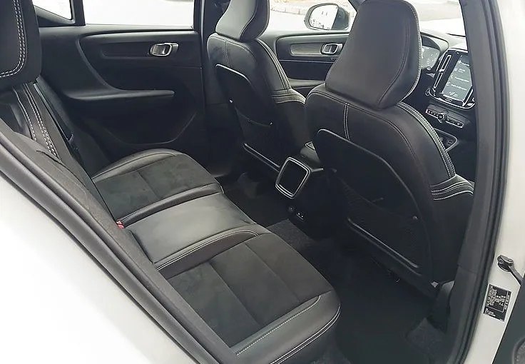 Zunanja slika - Volvo XC40 - 2.0 D3 R-Design 2WD -VIRTUAL -KAMERA -MEMORY - 8
