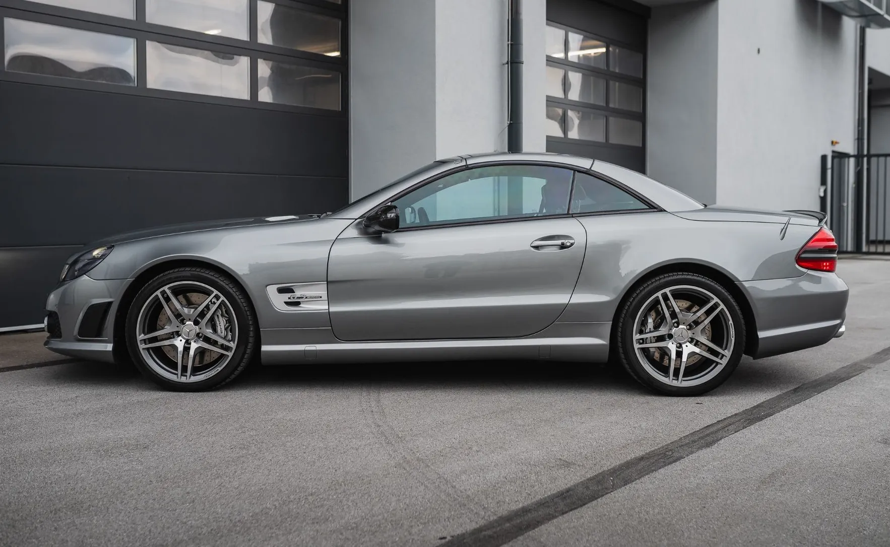 Zunanja slika - Mercedes-Benz SL-Razred - SL 63 AMG PERFORMANCE PAKET ACC TV AIRSCARF - 9