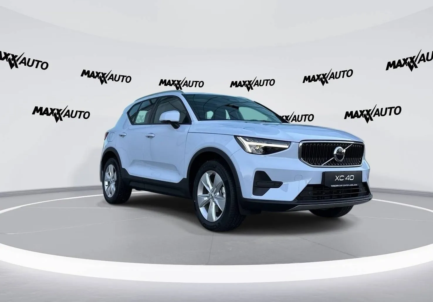 Zunanja slika - Volvo XC40 - B3 P Core AT DCT 3 leta garancije + 3 servisi... - 3