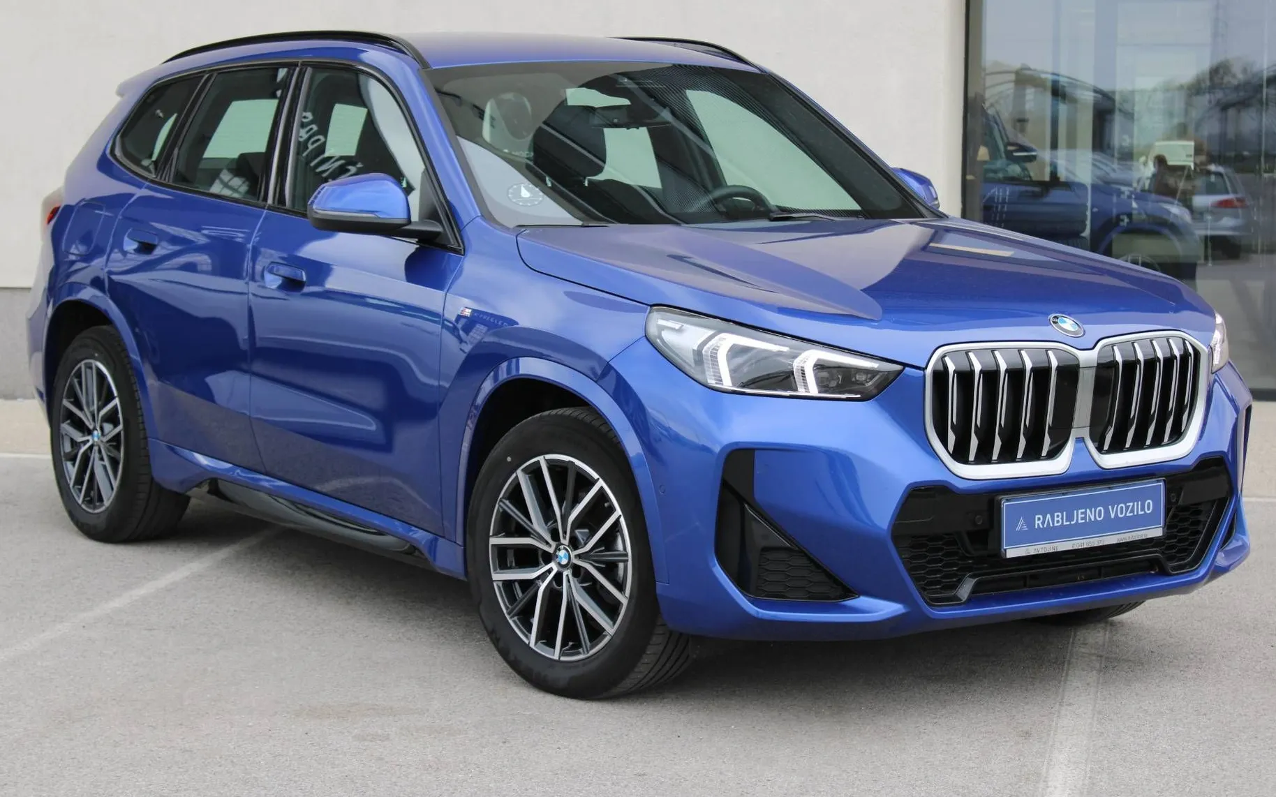 Zunanja slika - BMW X1 - serija :  sDrive18i  AT  M SPORT KAMERA KEYLESS LED - 3