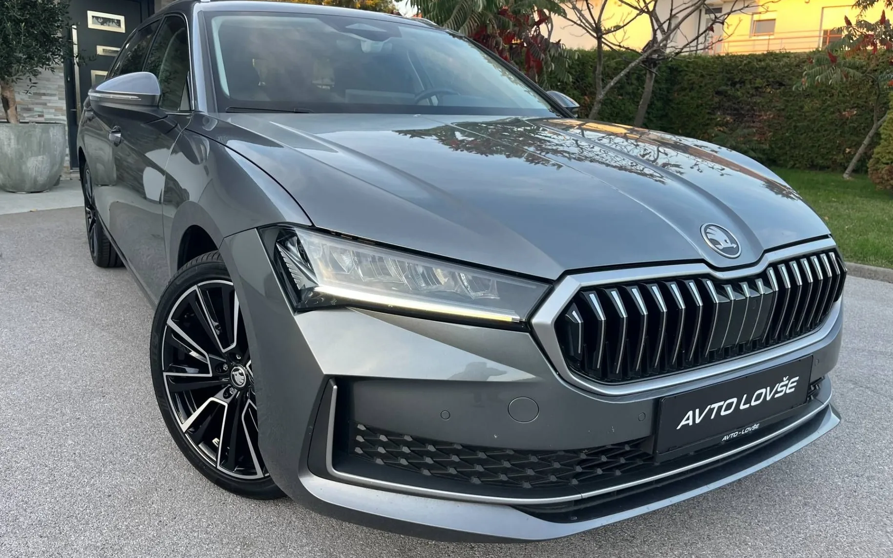 Zunanja slika - Škoda Superb - Combi 1.5 TSI mHEV Selection DSG-1 LASTNIK-ALU-KAM - 2