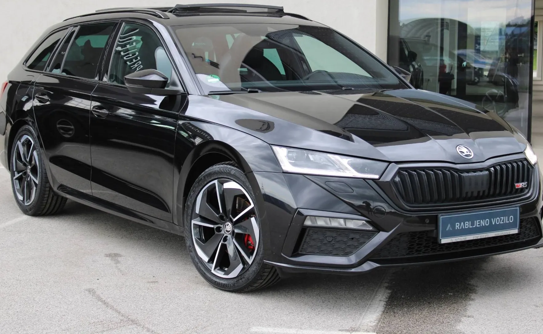 Zunanja slika - Škoda Octavia - Combi 2.0TDI RS DSG HEAD UP CANTON DCC KAM PANO - 2