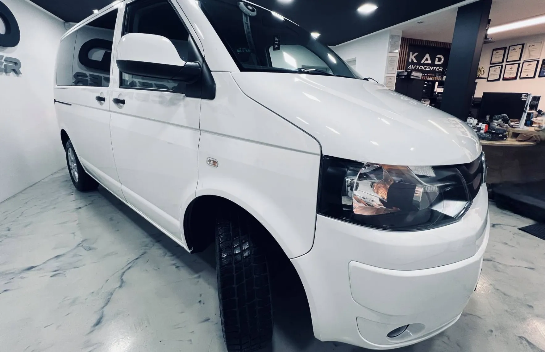 Zunanja slika - VW Transporter - 8+1 - 2