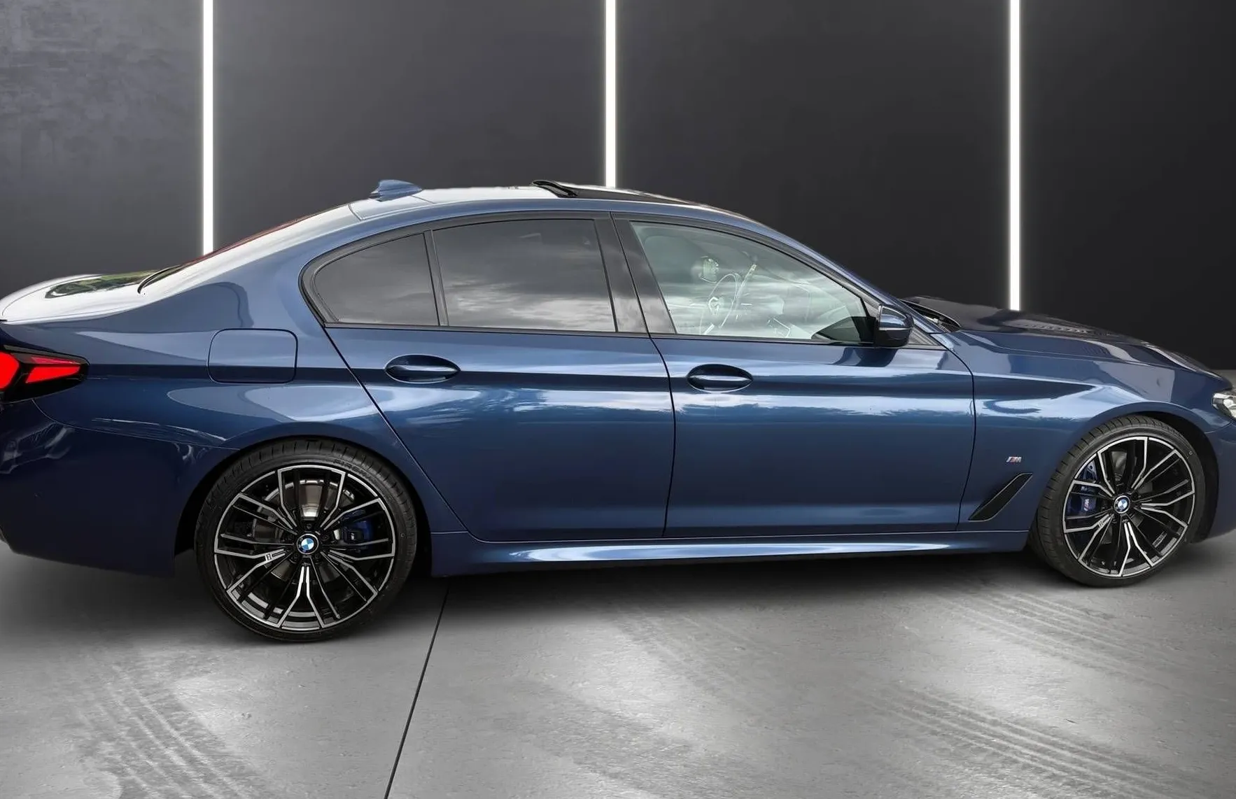 Zunanja slika - BMW Serija 5 - : 530d xDRIVE M SPORT PANO KAMERA LED VIRTUAL NAVI - 7