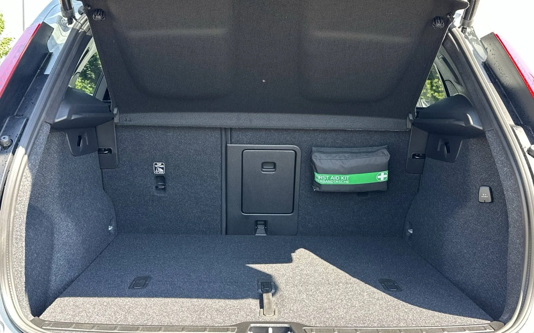 Notranja slika - Volvo XC40 - B3P Core Avt - 12