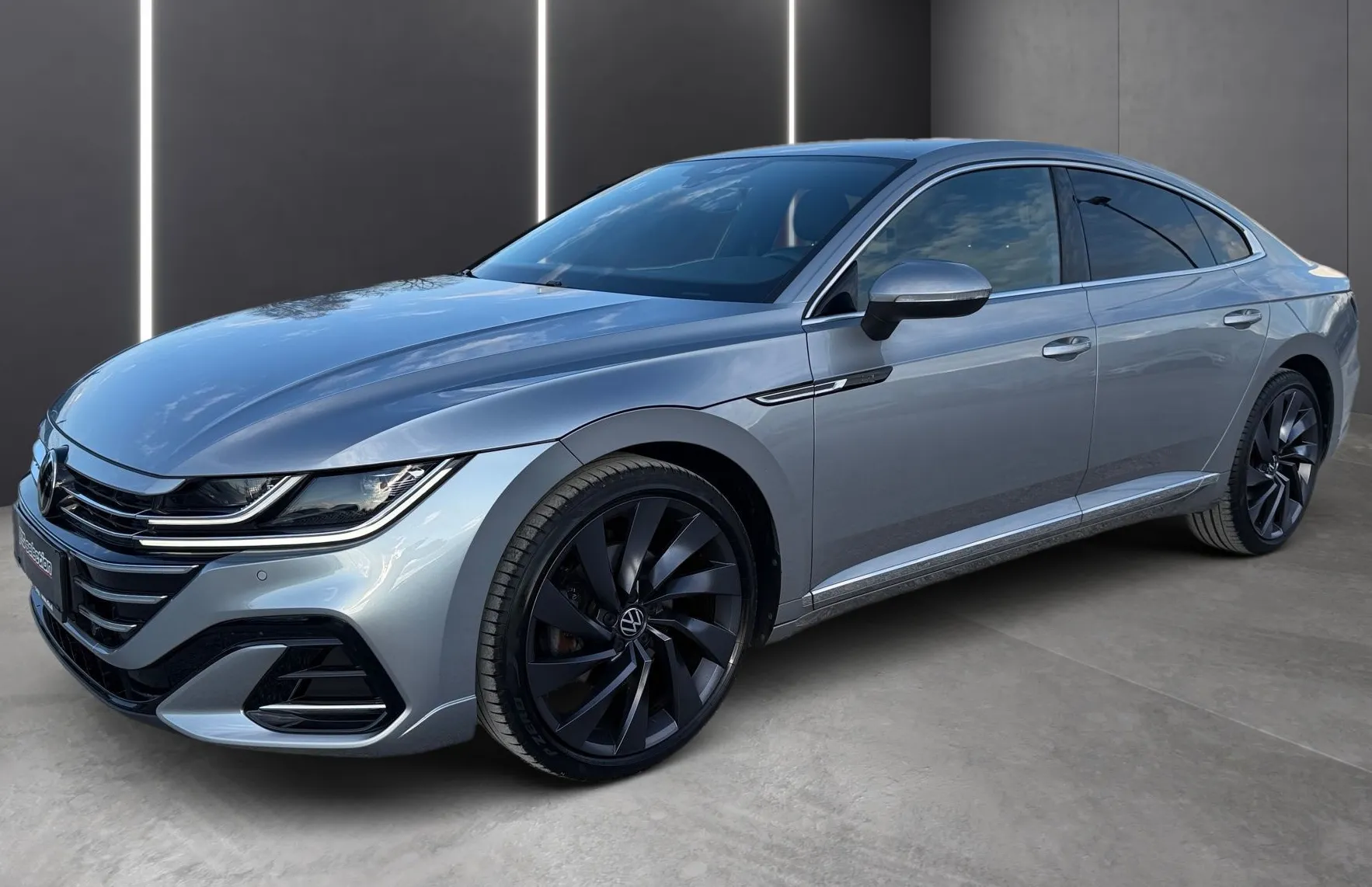 Zunanja slika - VW Arteon - 2.0 TSI avt. 140kW R-Line-DCC-20 col-ACC-NAVI... - 1