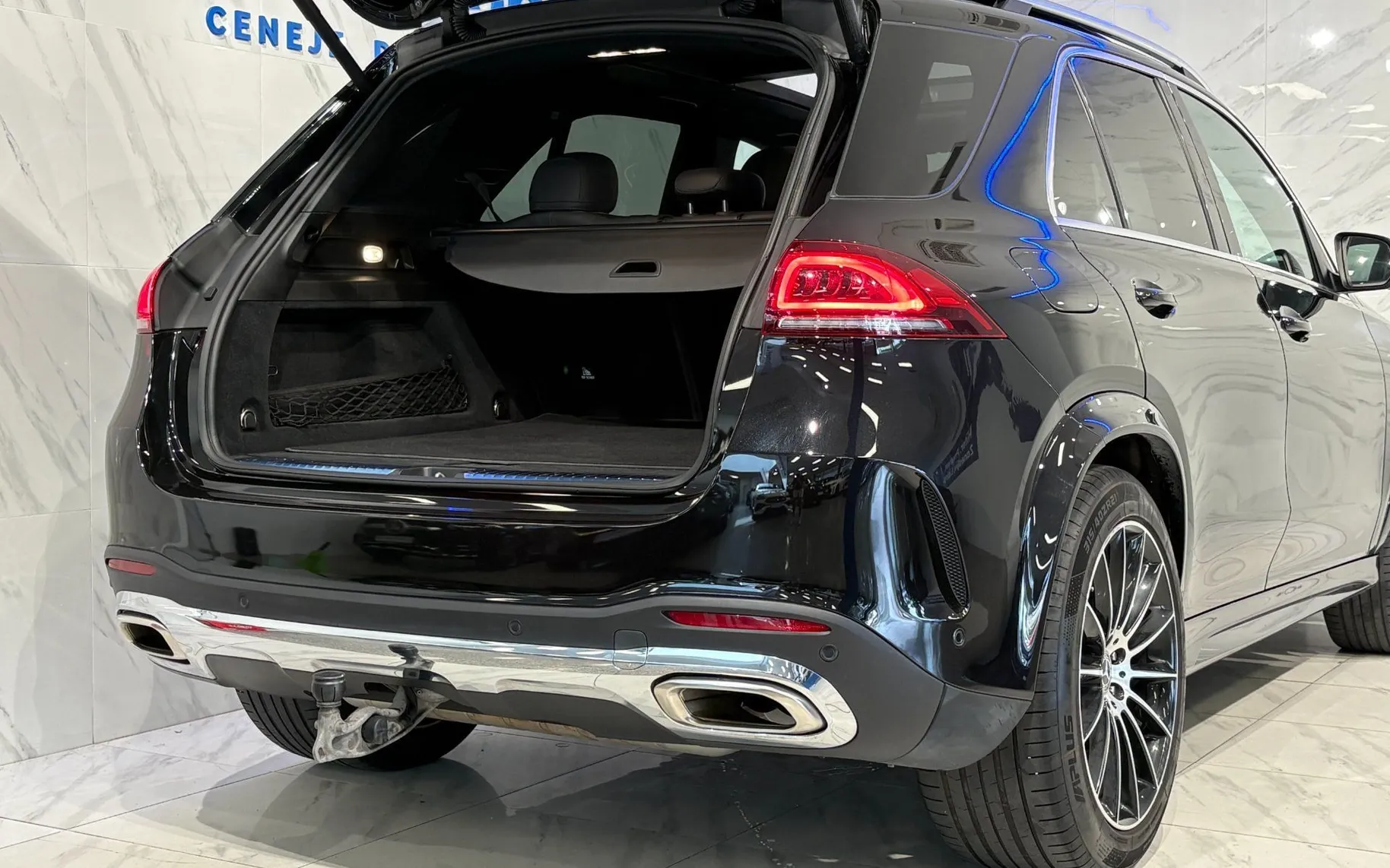 Notranja slika - Mercedes-Benz GLE-Razred - 580 4MATIC|Pano|ACC|Zračno|Hlaj|360K|Kljuka|Masa.. - 7