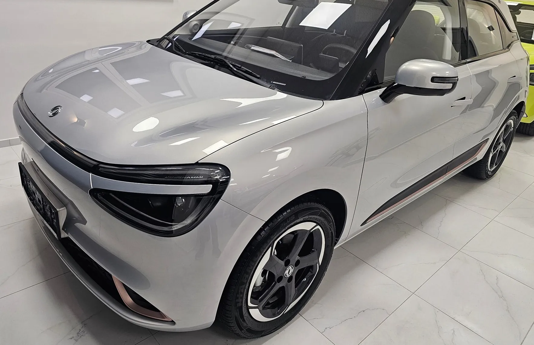 Zunanja slika - Dongfeng Box - 42.3 kWh 70 kW- SILVER- - 20