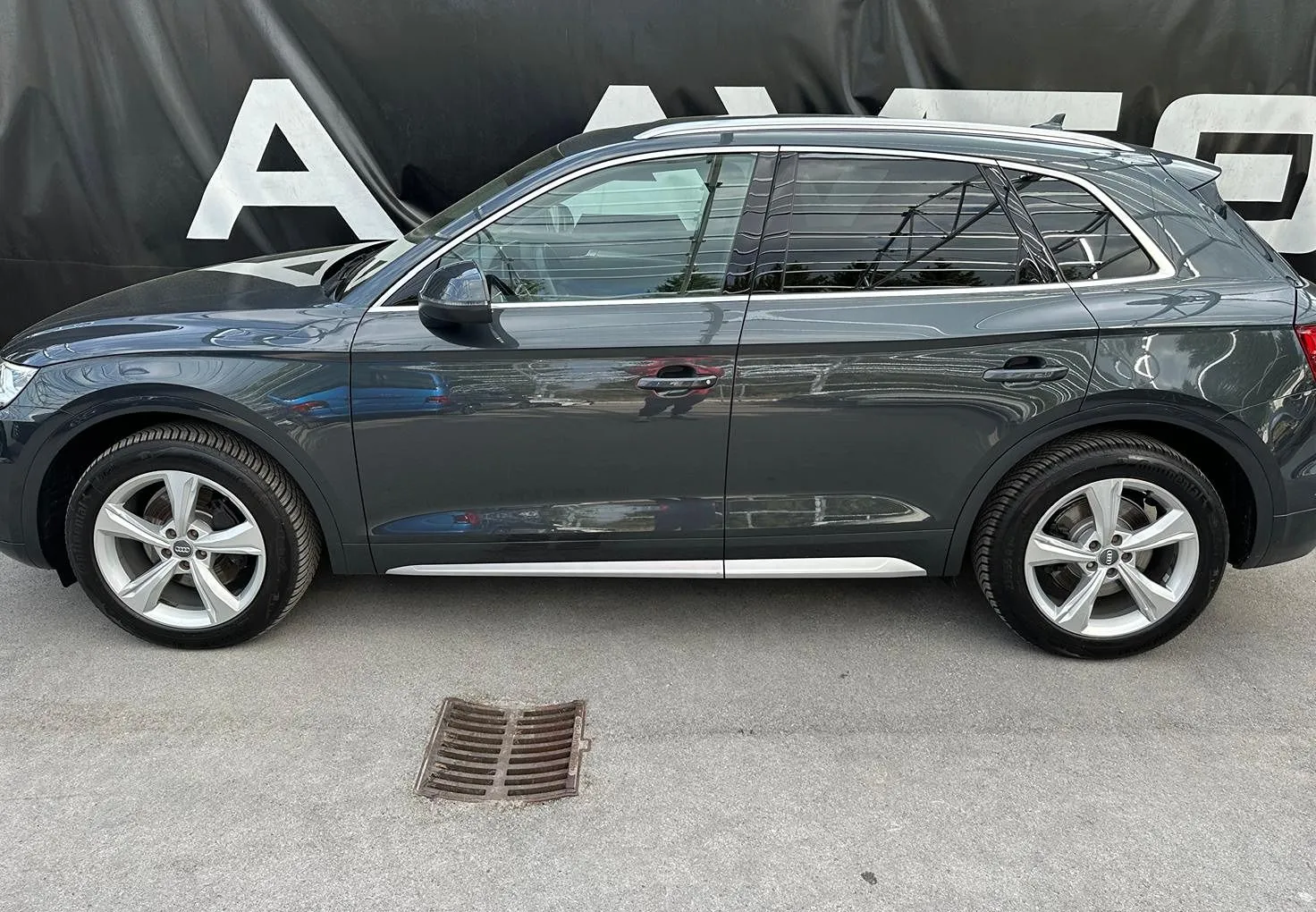 Zunanja slika - Audi Q5 - 2.0TDI avt. Q. Sport-VIRTUAL-MATRIX-KEYLESS-19COL - 4