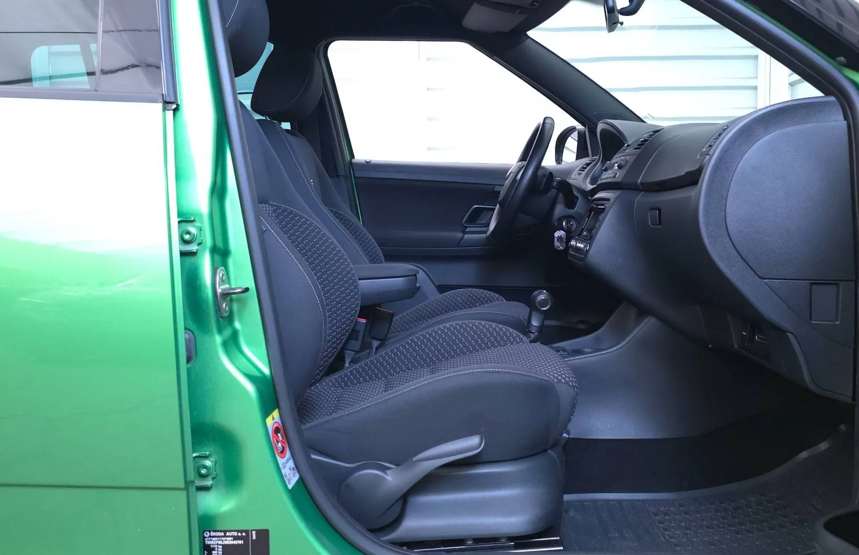 Zunanja slika - Škoda Fabia - 1.4 TSI RS 132kW - DSG - TEMPOMAT - PDC... - 12