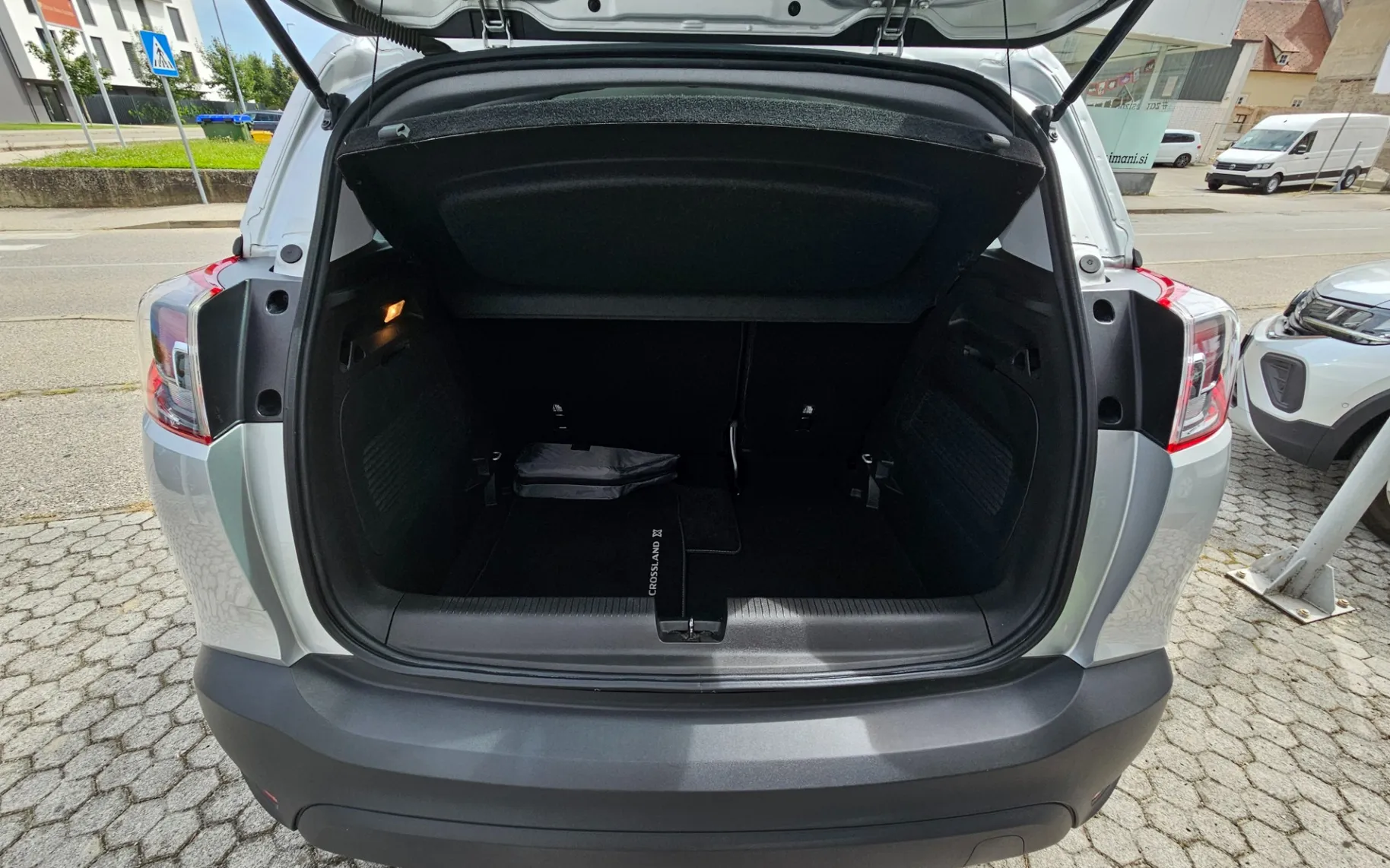 Zunanja slika - Opel Crossland X - 1.2 TURBO 81KW S S ENJOY - 5