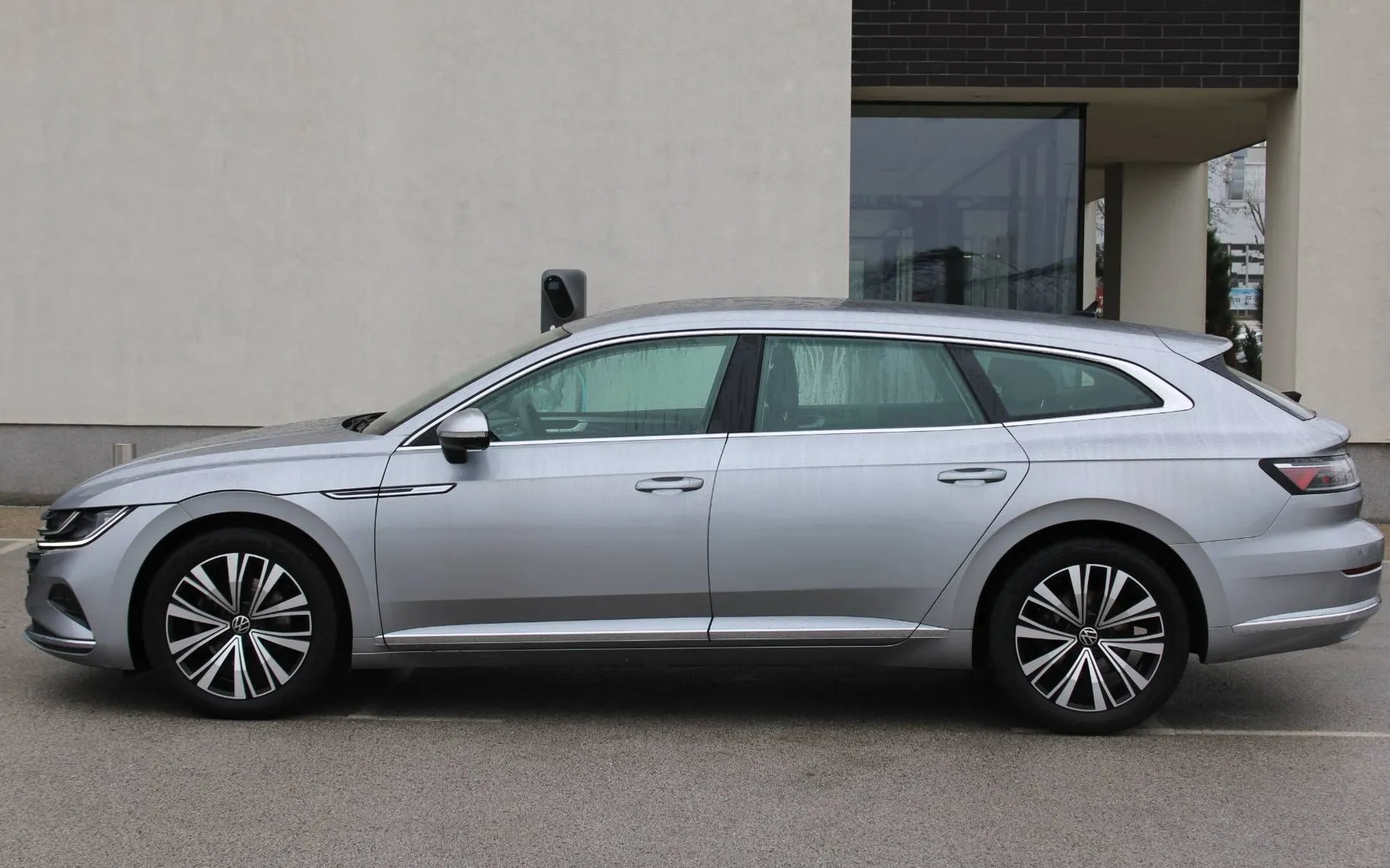 Zunanja slika - VW Arteon - Shooting Brake 2.0 TDI avt. 110kW Elegance ACC KAM360 LED - 4