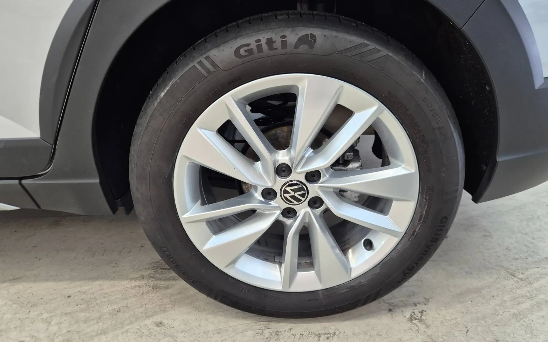 Notranja slika - Volkswagen Taigo - 1.0 TSI 4ALL DSG - 11