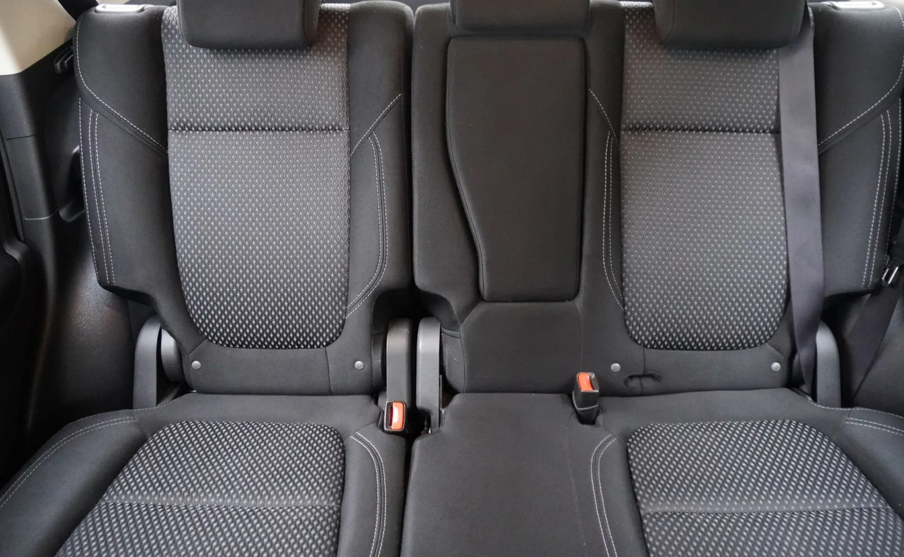 Zunanja slika - Mitsubishi Outlander - 2.0 MIVEC 4WD Intense CVT - 10
