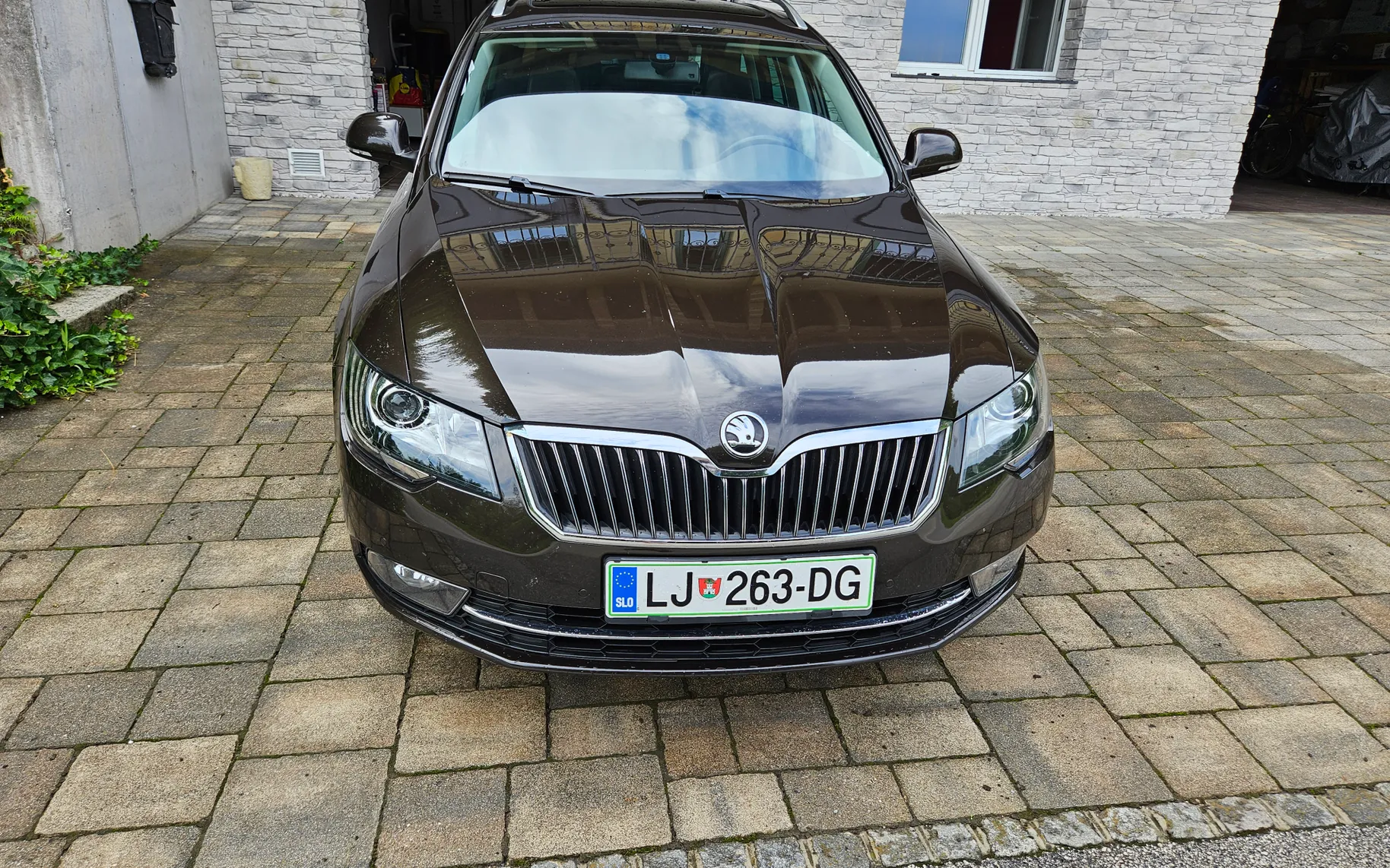 Zunanja slika - Škoda Superb - COMBI 2,0 TDI 4X4 LK - 1