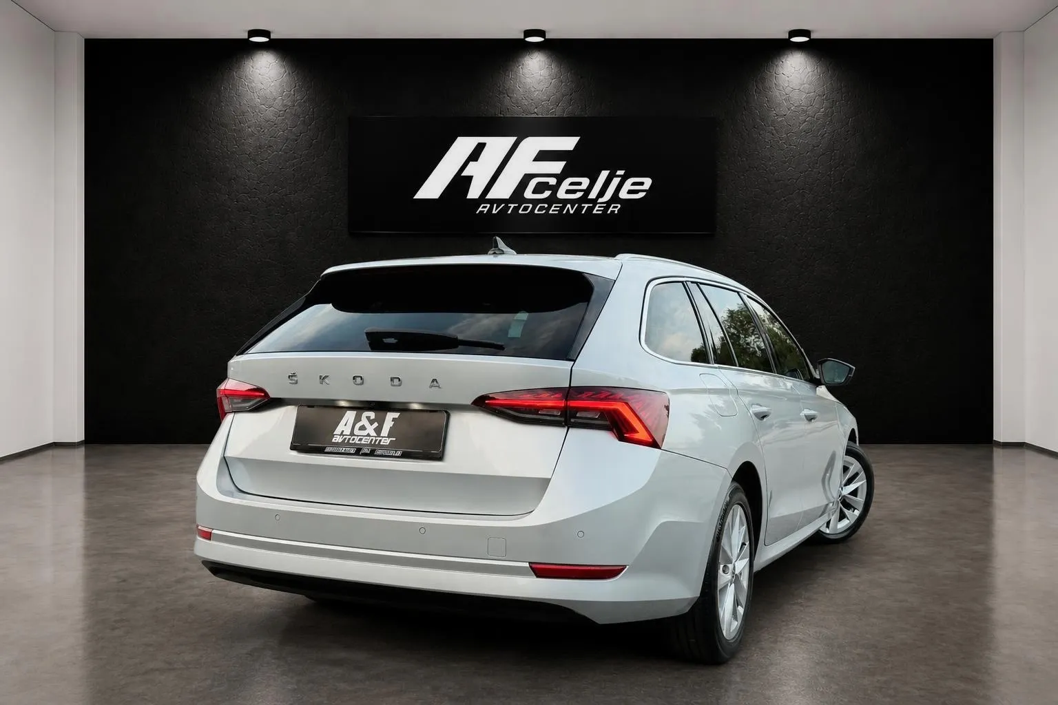 Zunanja slika - Škoda Octavia - 2.0 TDI-DSG-VIRTUAL-FUL LED-MRTVI KOTI-KAMERA- - 5