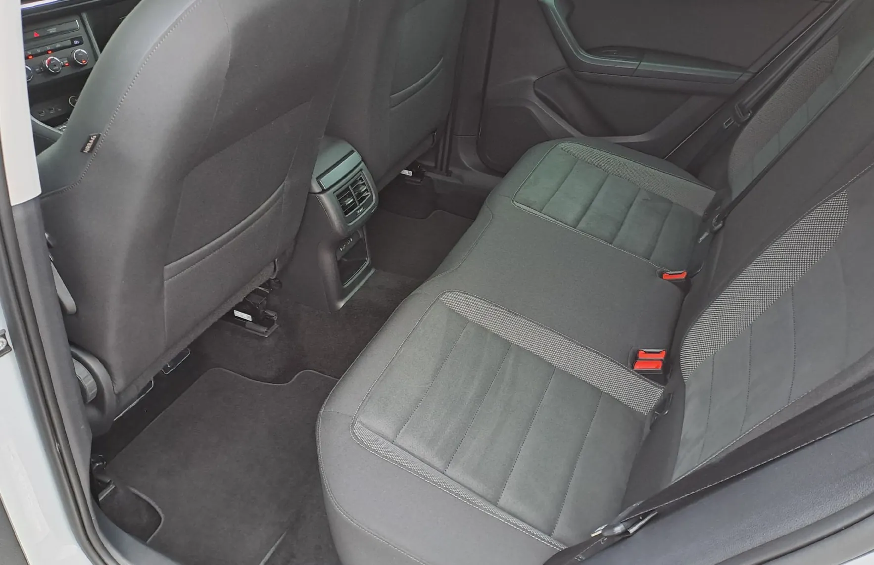 Zunanja slika - Seat Ateca - 1.5 TSI 110 KW STYLE DSG - 5