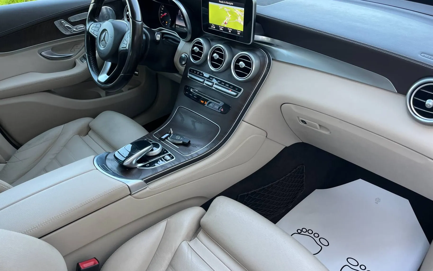 Notranja slika - Mercedes-Benz GLC-Razred - GLC 250 d 4MATIC Avt.-LED-NAVI-PANO-ALU-ODLIČEN - 8