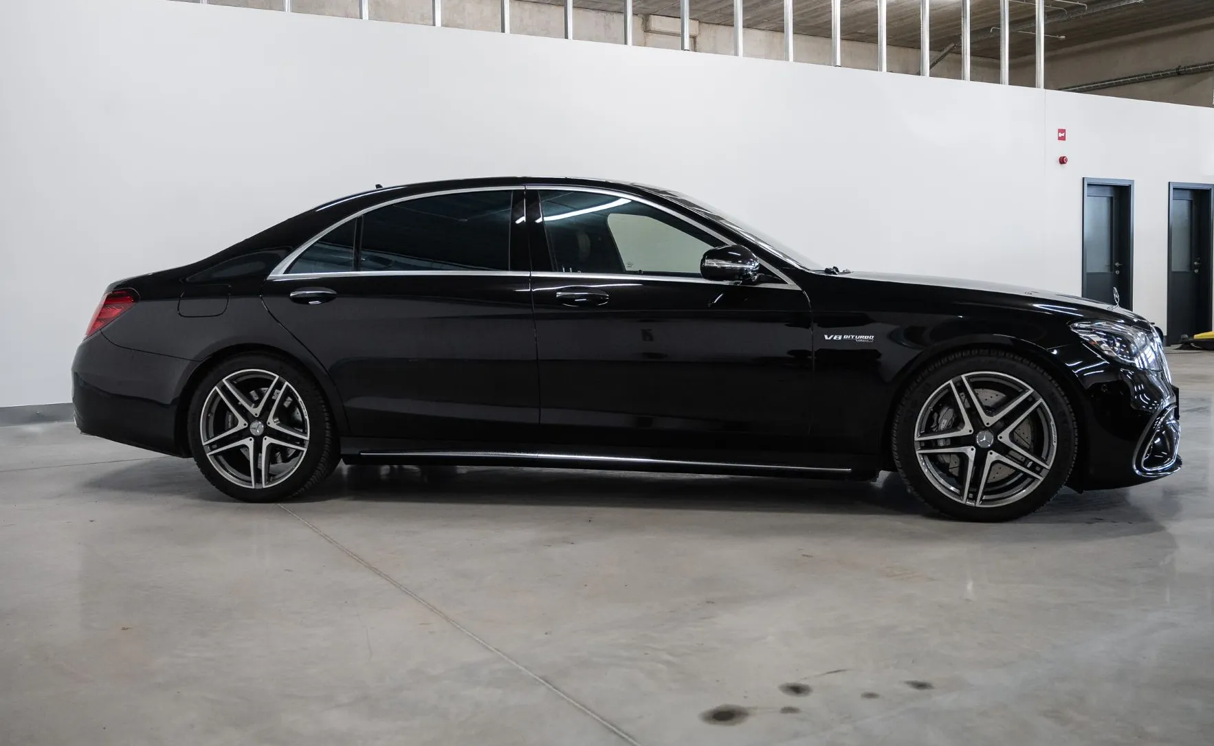 Zunanja slika - Mercedes-Benz S-Razred - S 63 AMG 4MATIC+ L - 4