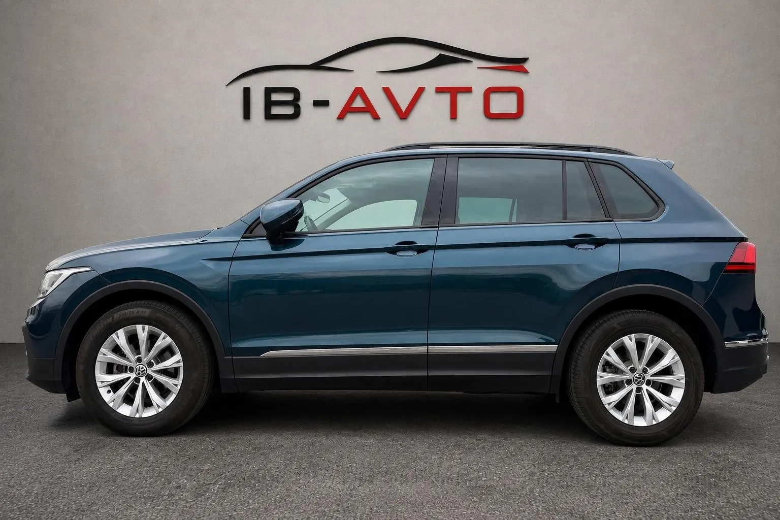 Zunanja slika - Volkswagen Tiguan - 2.0 TDI   DSG  ALU LED PDC NOVI MODEL - 5