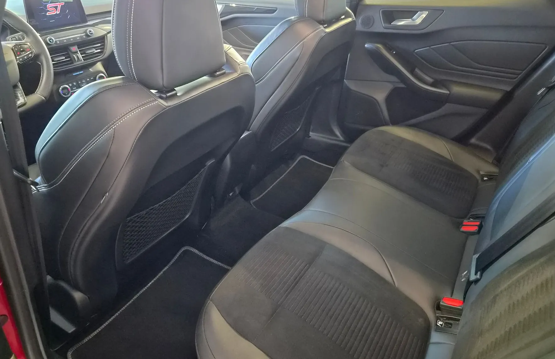 Zunanja slika - Ford Focus - 2.0 EcoBlue ST HUD|RECARO|HIFI|KEYLESS|WEB|KAM|ACC - 11