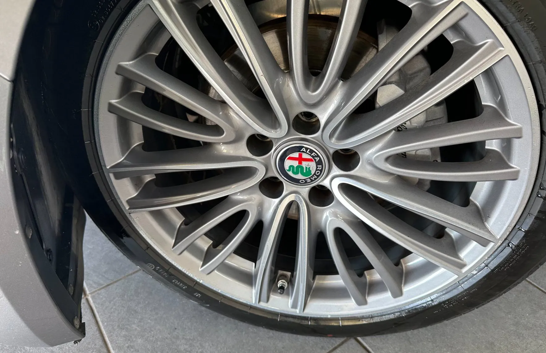 Zunanja slika - Alfa Romeo Giulia - 2.2 Multijet 190 Avt.NEMŠKA.KAMERA.USNJE.140 KW - 20