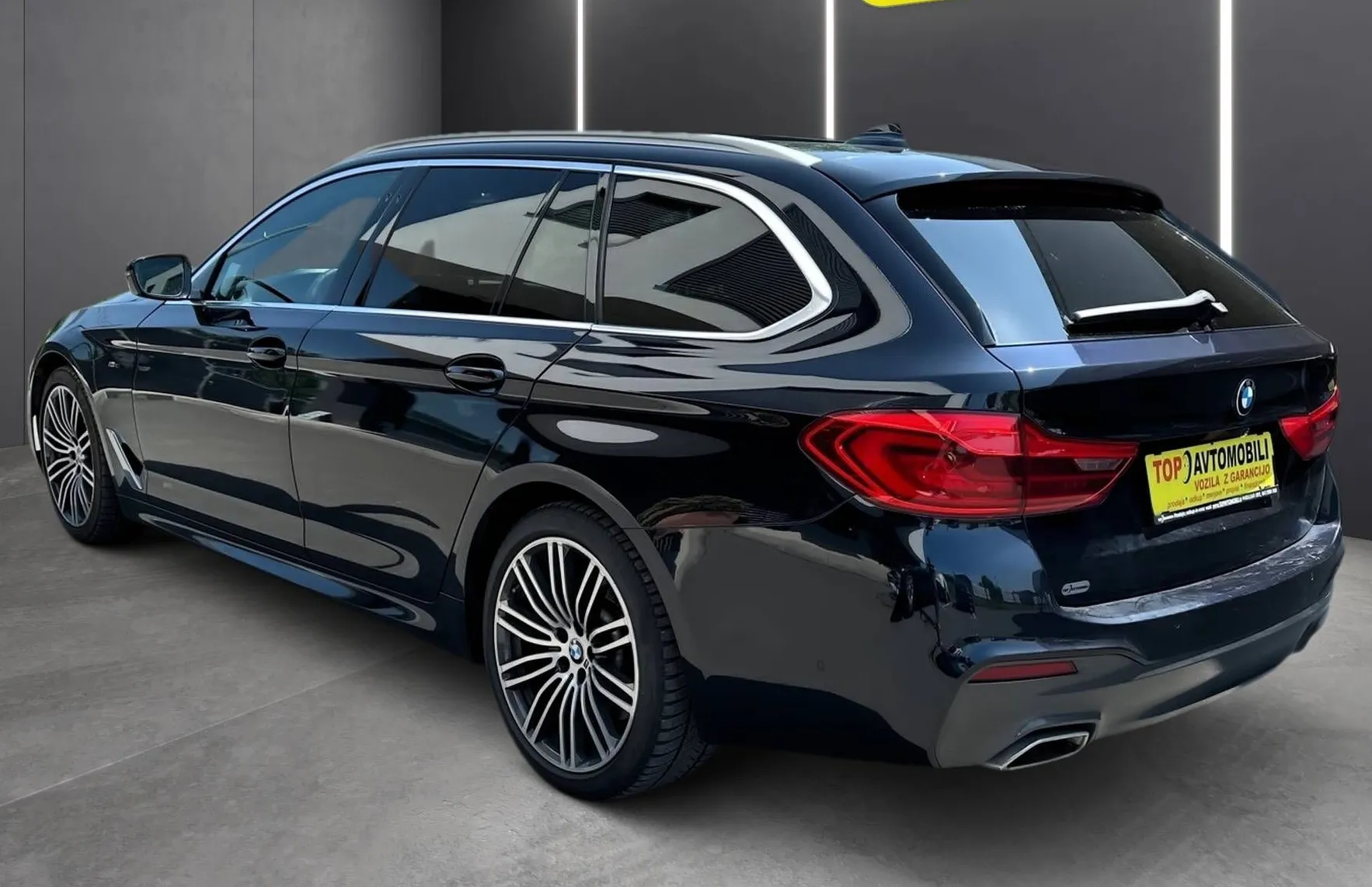 Zunanja slika - BMW Serija 5 - Touring: 530d M PAKET LED NAVI PDC KAMERA PANO RADAR TOP - 5