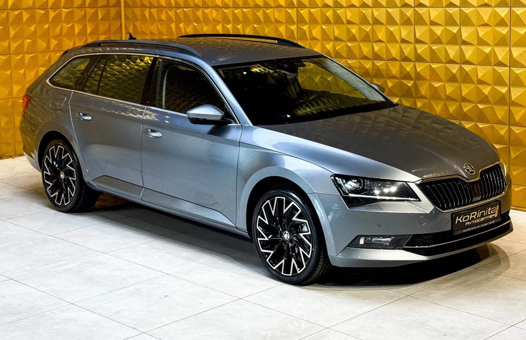Zunanja slika - Škoda Superb - 2.0 TDI 4X4-MEMORY-GRETJE-Bi XENON - 2